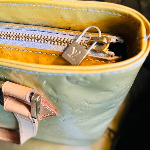 Louis Vuitton Monogram Vernis Houston Vintage Yellow Patent Leather Shoulder Bag - Picture 6 of 17